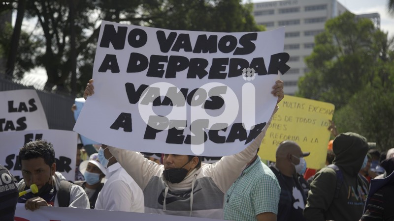 POL-UIO-REFORMA-PESCADORES-MARCHA