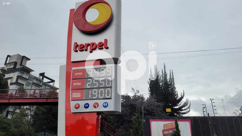 GASOLINERA-PRECIO-COMBUSTIBLE
