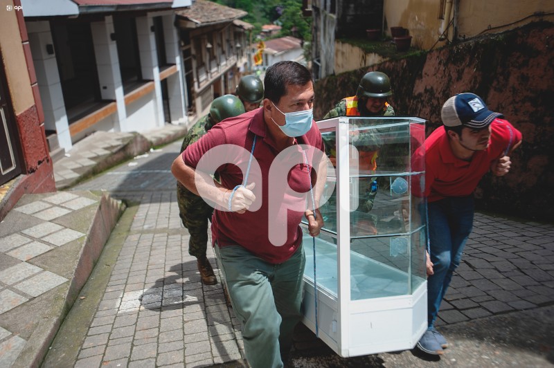 DIS-ZARUMA-DERRUMBES-POR-MINERIA