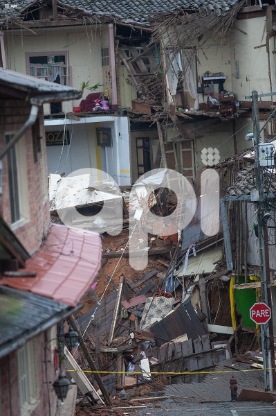 DIS-ZARUMA-DERRUMBES-POR-MINERIA