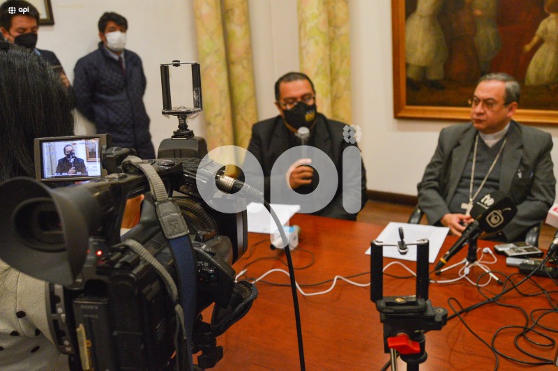 CUENCA-RUEDA-PRENSA-NINO-VIAJERO