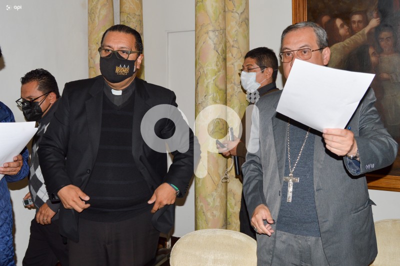 CUENCA-RUEDA-PRENSA-NINO-VIAJERO