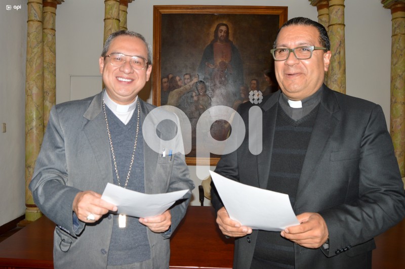 CUENCA-RUEDA-PRENSA-NINO-VIAJERO