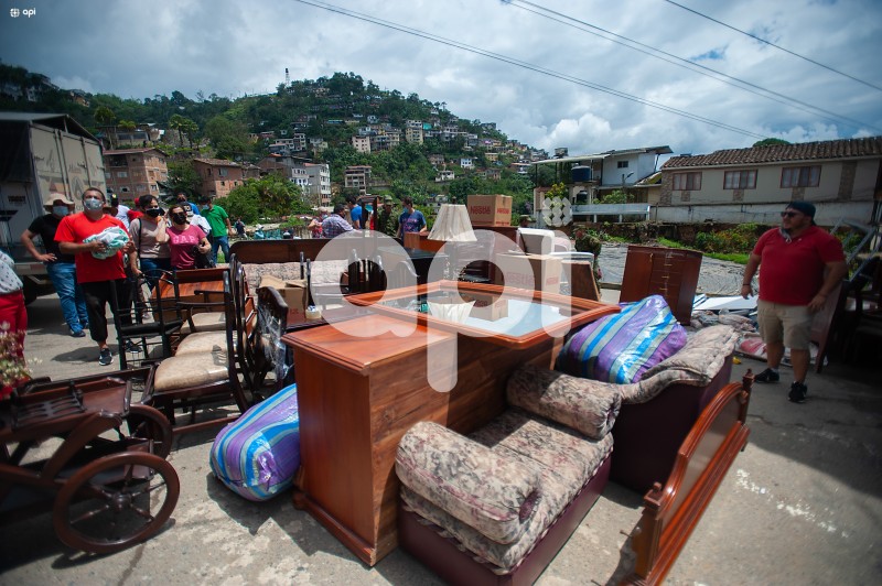 DIS-ZARUMA-DERRUMBES-POR-MINERIA
