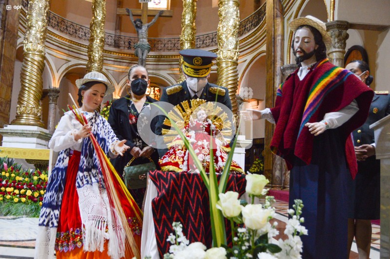 CUENCA-CAMBIO-PADRINOS-NINO-VIAJERO