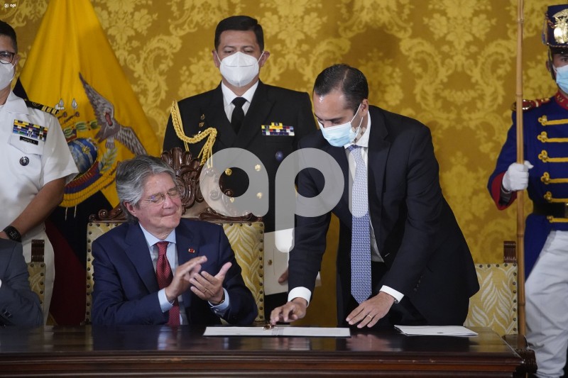 UIO-POL-MINISTRO-R.EXTERIORES-HOLGUIN