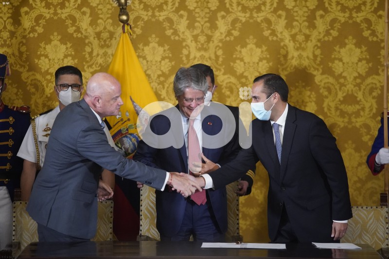 UIO-POL-MINISTRO-R.EXTERIORES-HOLGUIN