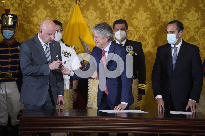 UIO-POL-MINISTRO-R.EXTERIORES-HOLGUIN