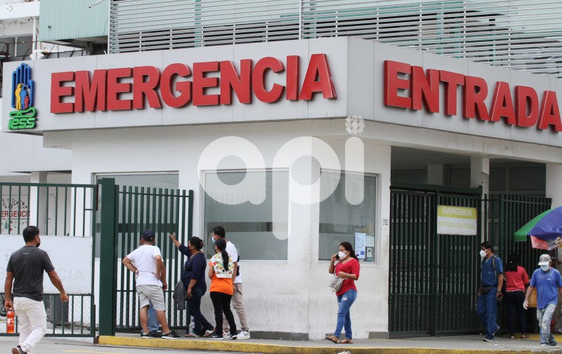 GYE-FACHADA-HOSPITAL-CEMENTERIO