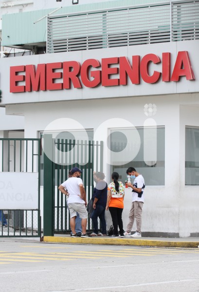 GYE-FACHADA-HOSPITAL-CEMENTERIO