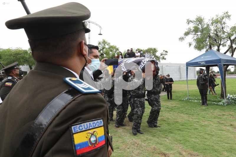 LASSO-VELORIO-POLICIA-LAAZ