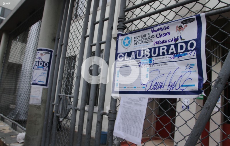 GYE-CLAUSURA-COLEGIOS-GUAYAQUIL