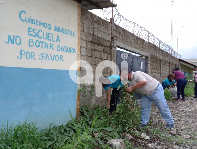 GYE-ESCUELA-MAL-ESTADO