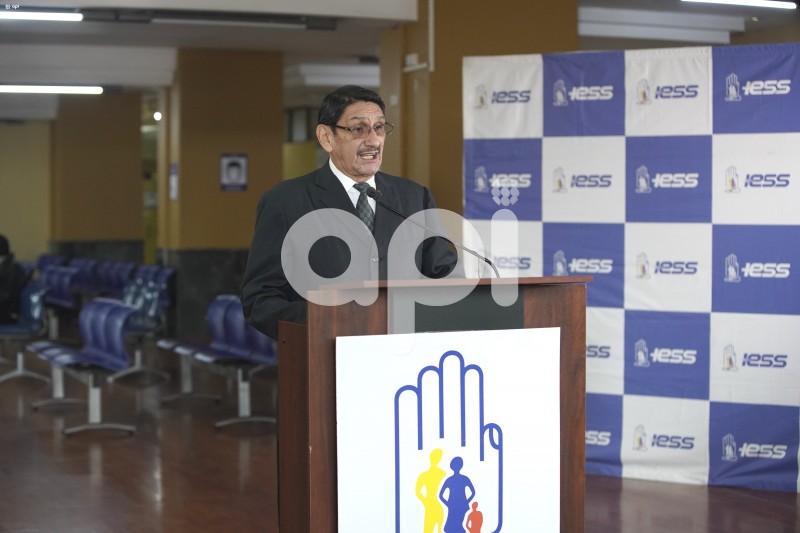 UIO-HTH-IESS-DIRECTOR-GARCIA-MEDICINAS-SOBREPRECIO