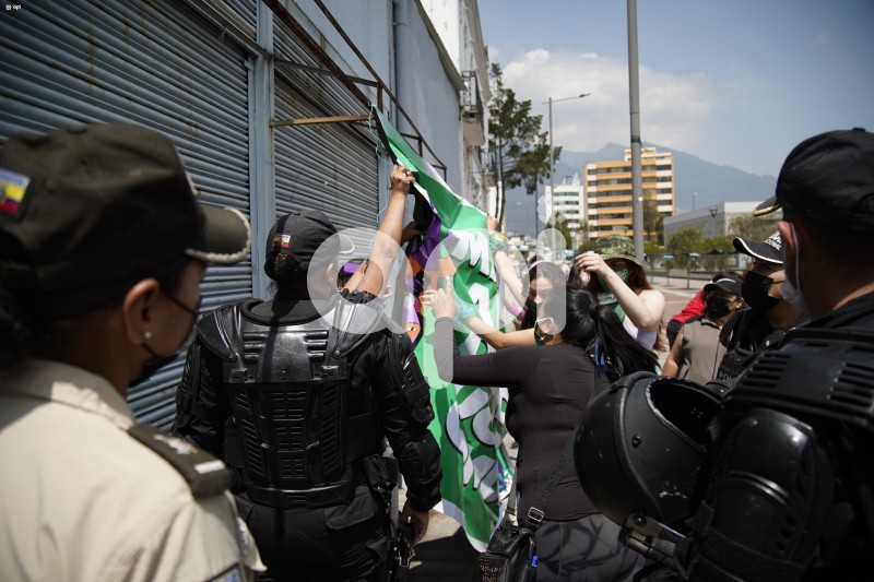 UIO-PLANTON-ABORTO-ASAMBLEA