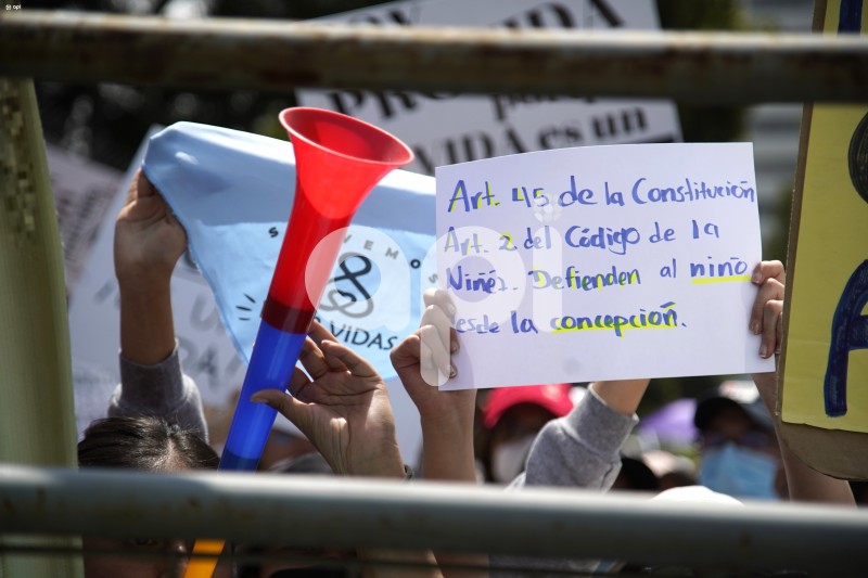 UIO-PLANTON-ABORTO-ASAMBLEA