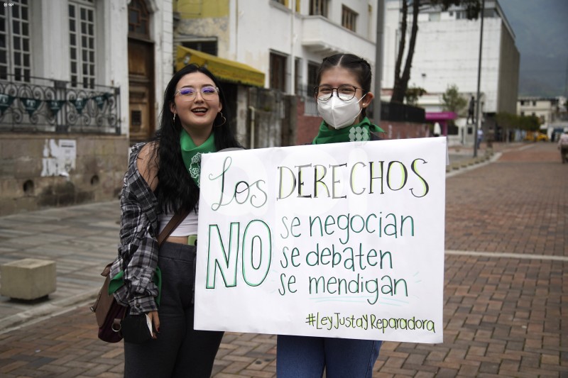 UIO-PLANTON-ABORTO-ASAMBLEA