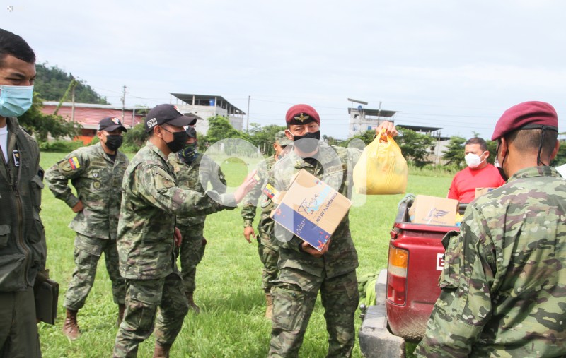 GYE-AYUDA-EJERCITO