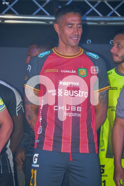 CUE-PRESENTACION-CAMISETA-CUENCA