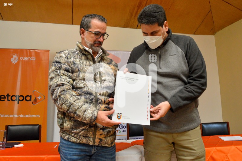 CUE-ENTREGA-ACUERDO-AMBIENTE