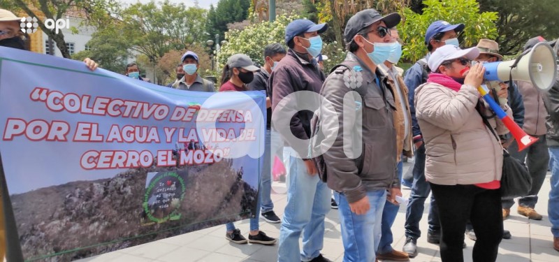 CUE-PROTESTA-MORADORES-MOLLETURO