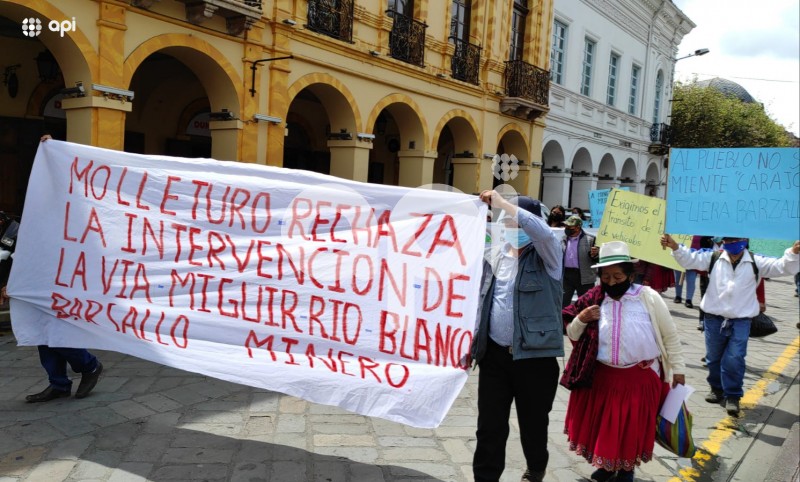 CUE-PROTESTA-MORADORES-MOLLETURO