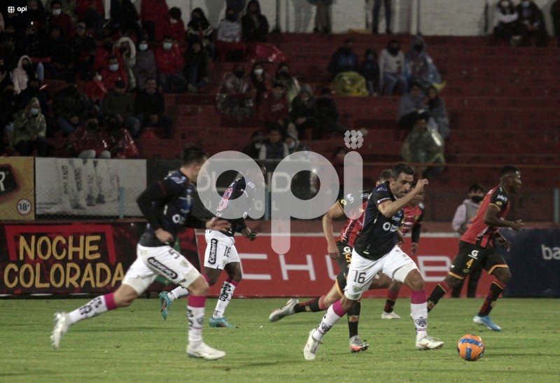 NOCHE-COLORADA-FUTBOL
