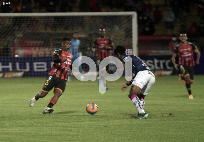 NOCHE-COLORADA-FUTBOL