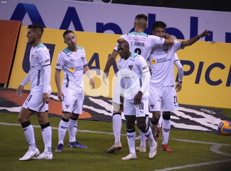 UIO-NOCHE-BLANCA-LDU