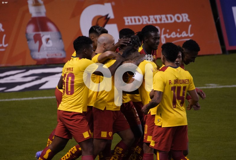 UIO-NOCHE-BLANCA-LDU