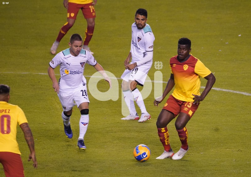 UIO-NOCHE-BLANCA-LDU