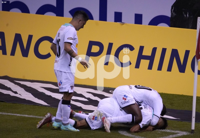 UIO-NOCHE-BLANCA-LDU