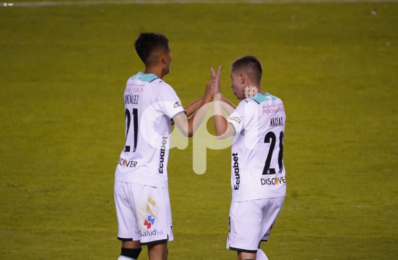 UIO-NOCHE-BLANCA-LDU