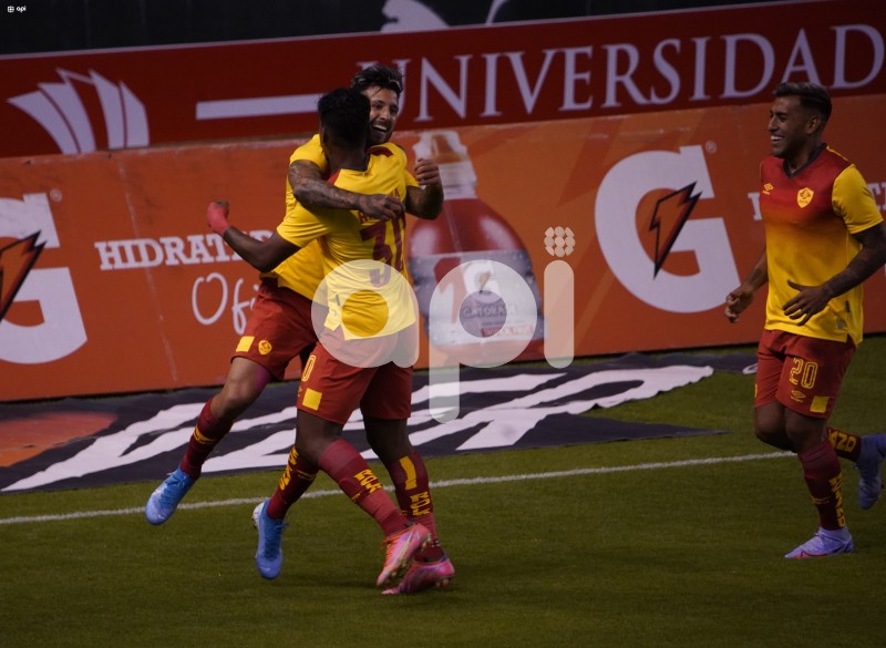 UIO-NOCHE-BLANCA-LDU