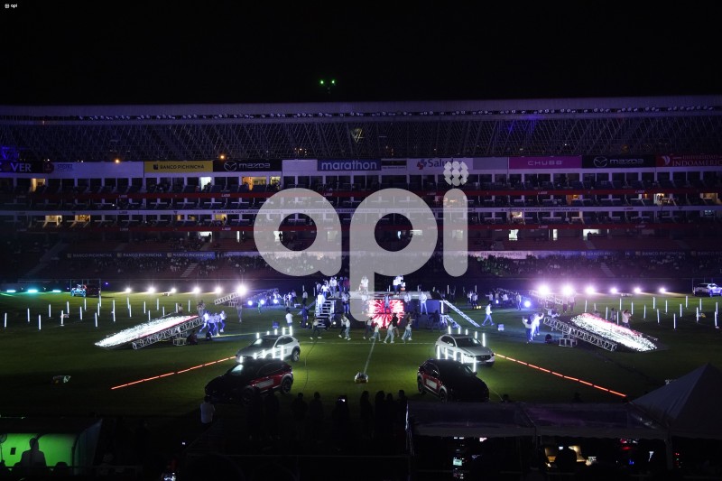 UIO-NOCHE-BLANCA-LDU