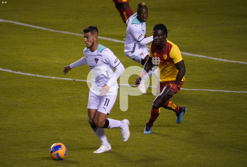 UIO-NOCHE-BLANCA-LDU