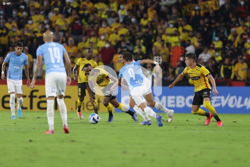 FBL-LIBERTADORES-BARCELONA-TORQUE