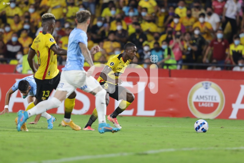 FBL-LIBERTADORES-BARCELONA-TORQUE
