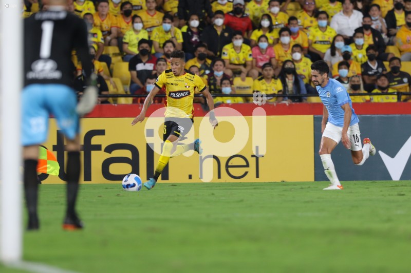 FBL-LIBERTADORES-BARCELONA-TORQUE
