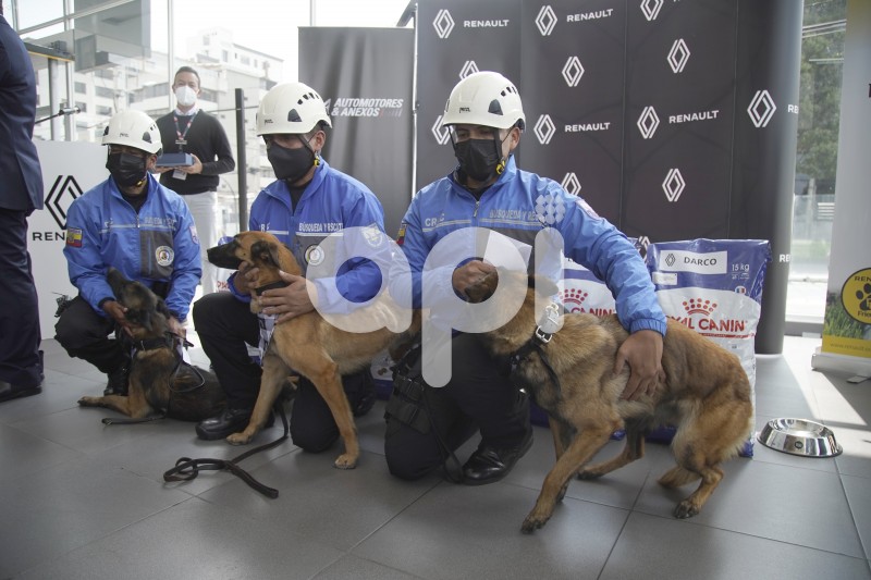 UIO-SOI-HOMENAJE-RENAULT-CANESPN-GASCA