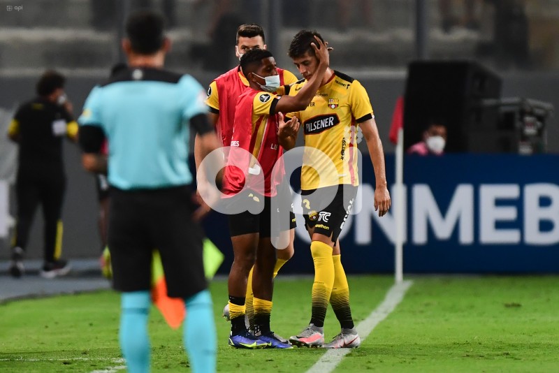 FBL-LIBERTADORES-UNIVERSITARIO-BARCELONA