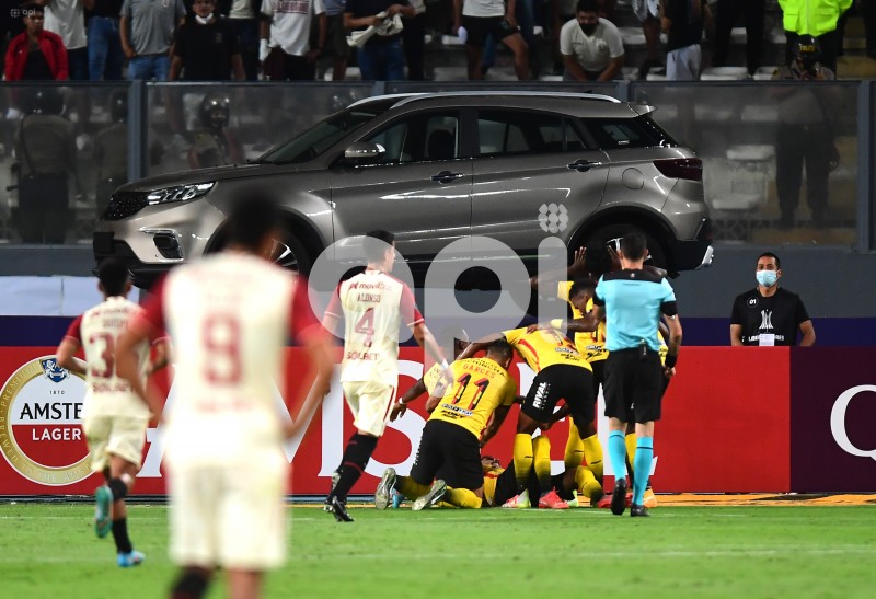 FBL-LIBERTADORES-UNIVERSITARIO-BARCELONA