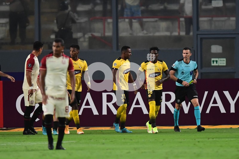 FBL-LIBERTADORES-UNIVERSITARIO-BARCELONA