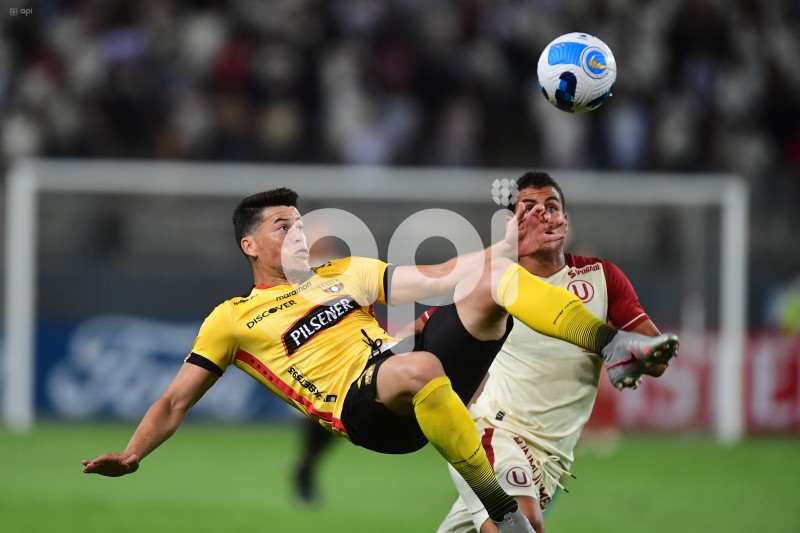 FBL-LIBERTADORES-UNIVERSITARIO-BARCELONA