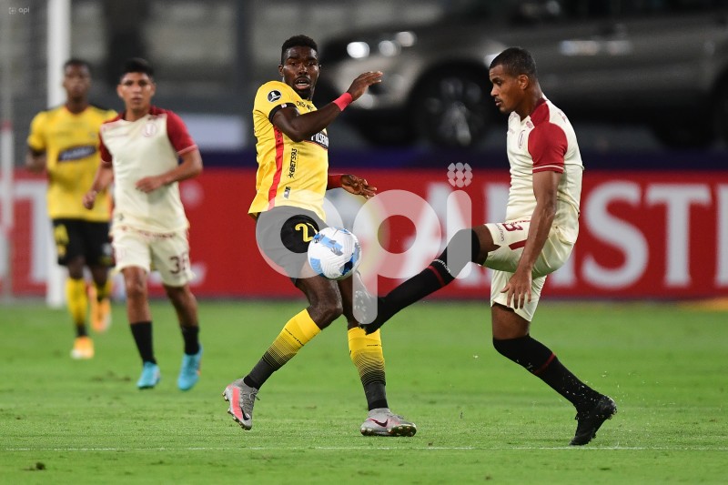 FBL-LIBERTADORES-UNIVERSITARIO-BARCELONA