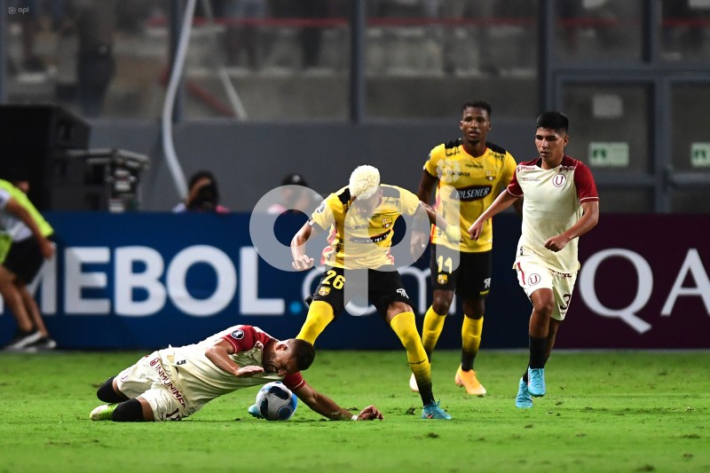 FBL-LIBERTADORES-UNIVERSITARIO-BARCELONA