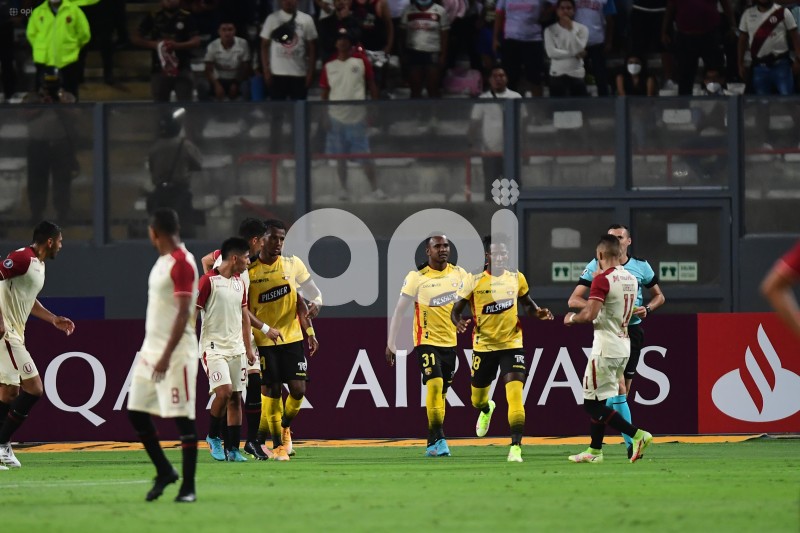 FBL-LIBERTADORES-UNIVERSITARIO-BARCELONA