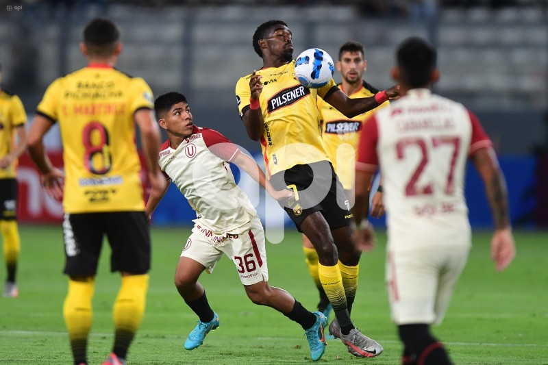 FBL-LIBERTADORES-UNIVERSITARIO-BARCELONA