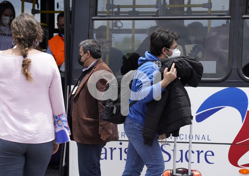 UIO-AEROPUERTO-VUELO-HUMANITARIO-UCRANIA
