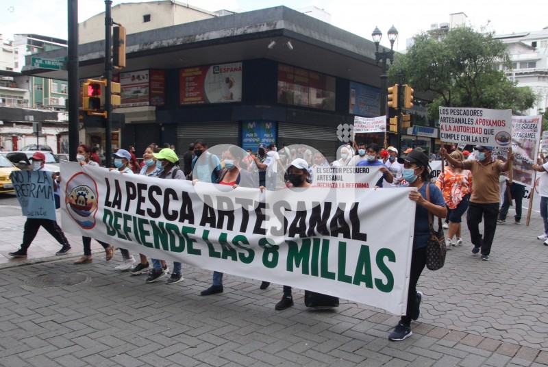 GYE-MARCHA-PESCADORES